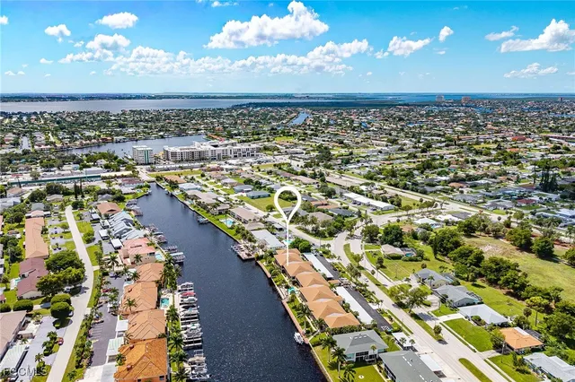 $199,600 | 4525 Country Club Boulevard, Unit 110, Cape Coral, FL 33904