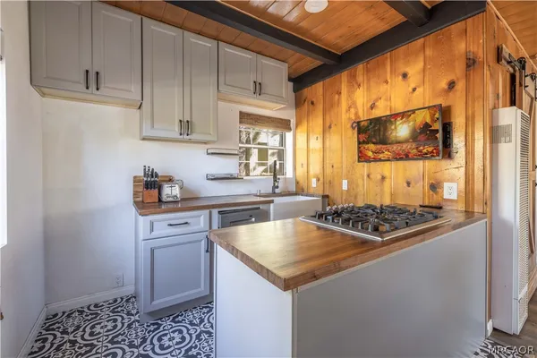 $1,550 | 39217 Big Bear Boulevard, Big Bear Lake, CA 92315