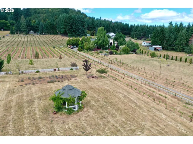 $899,000 | 24880 Orchard Tract Road, Monroe, OR 97456