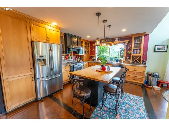 $899,000 | 24880 Orchard Tract Road, Monroe, OR 97456