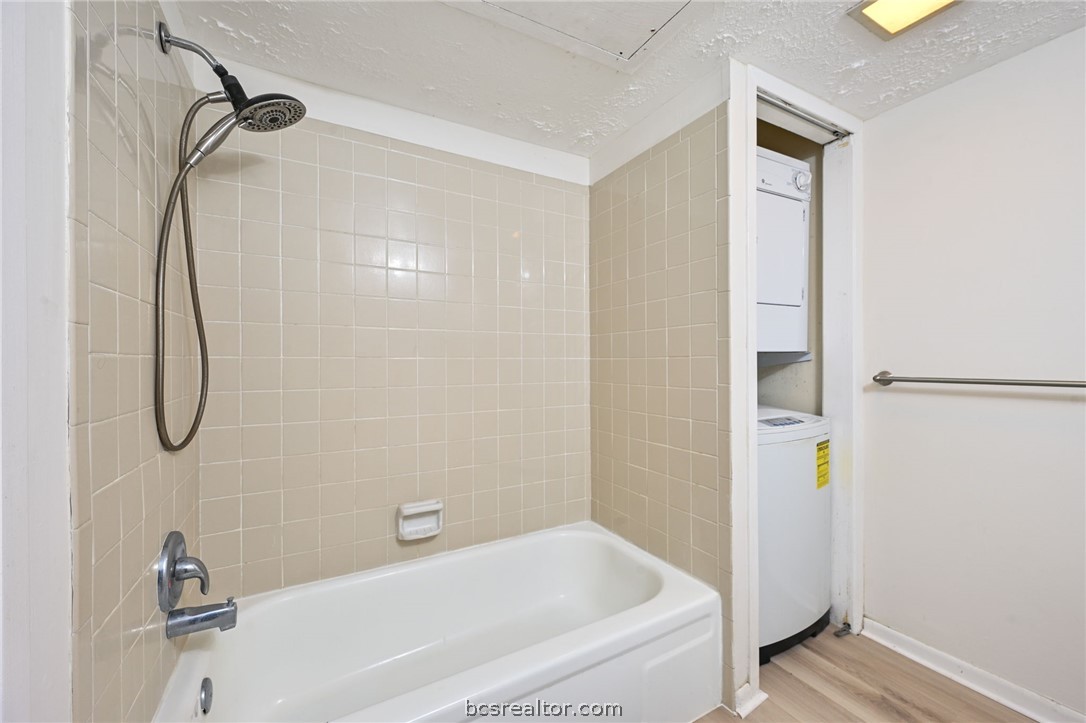4441 Old College Road, Unit 2205 Bryan, TX 77801 - Photo 11 of 15 Gallery Image 11