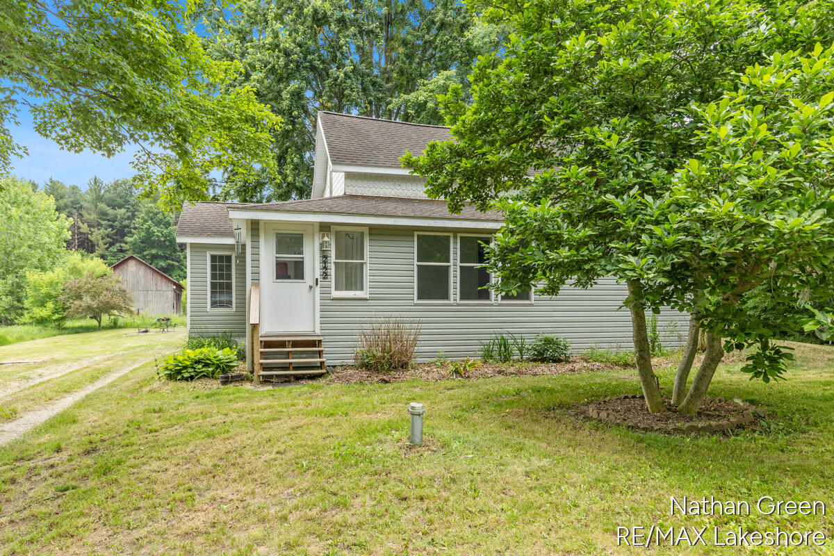 2122 Coats Grove Road Hastings, MI 49058 - Photo 2 of 36