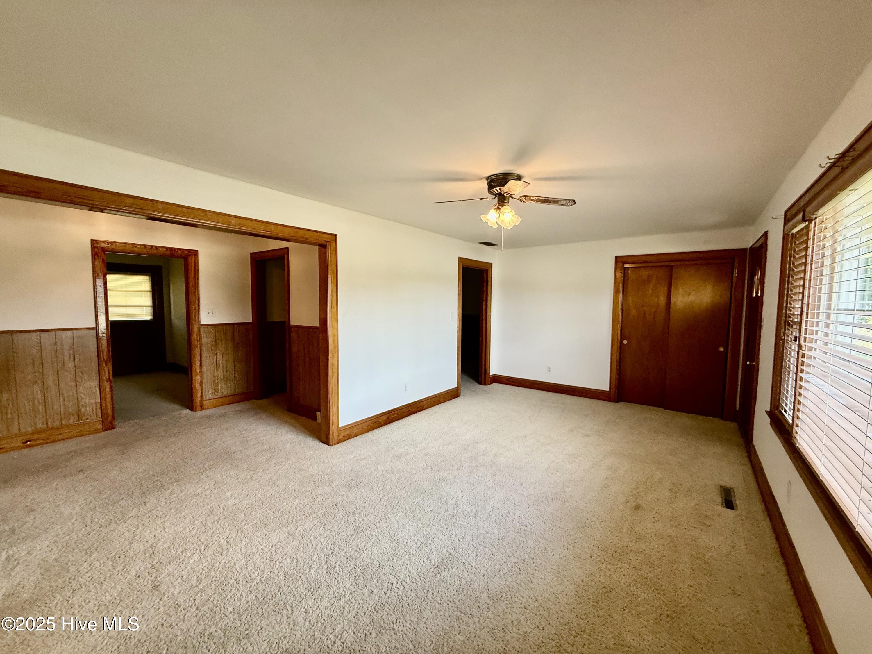 1312 Cedar Landing Road Windsor, NC 27983 - Photo 3 of 23 Living room