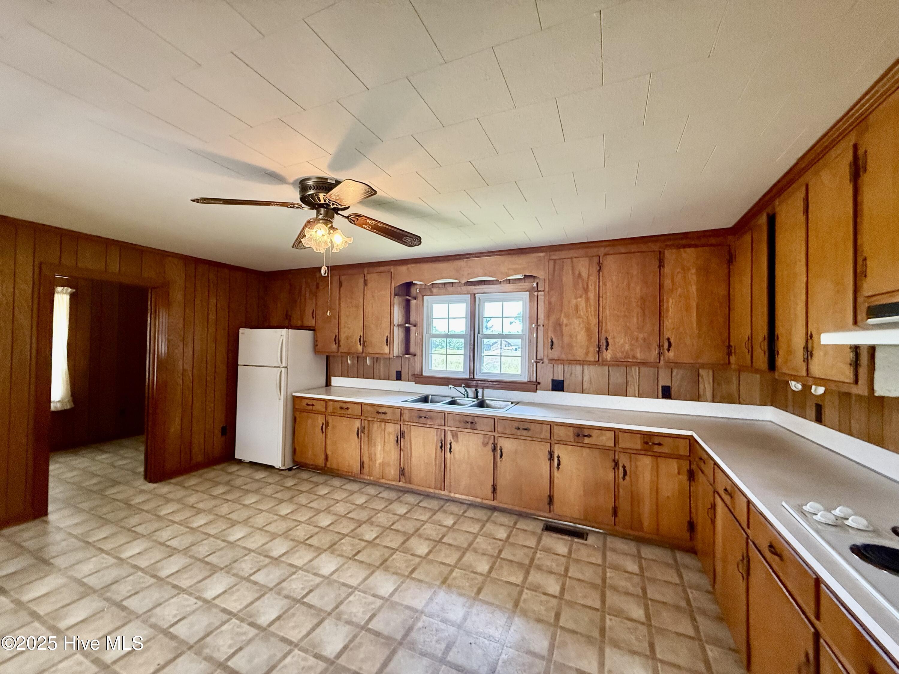 1312 Cedar Landing Road Windsor, NC 27983 - Photo 4 of 23 Kitchen