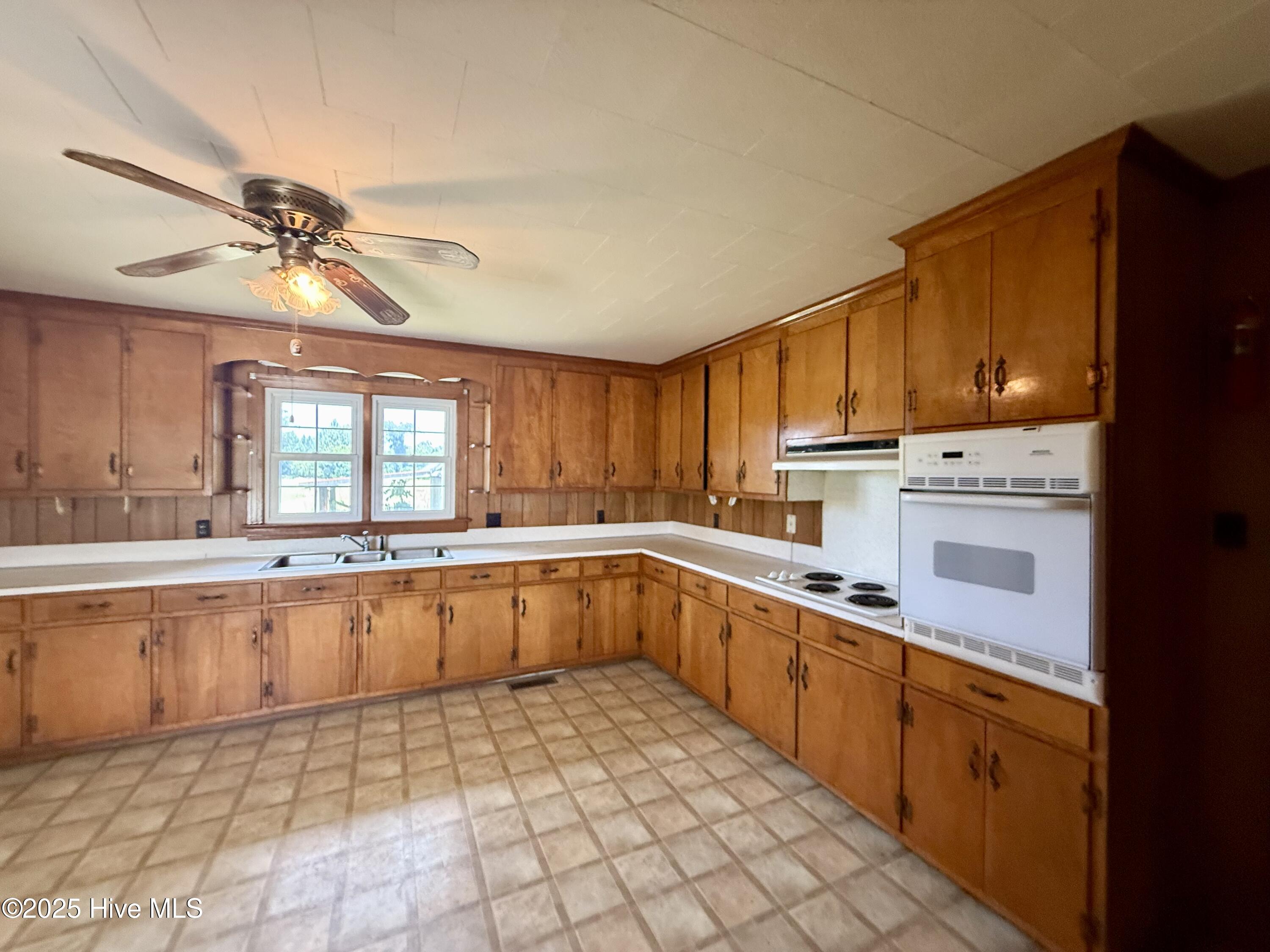 1312 Cedar Landing Road Windsor, NC 27983 - Photo 5 of 23 Kitchen