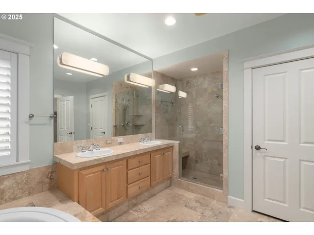 $1,549,000 | 5421 Southeast Scenic Lane, Unit 200, Vancouver, WA 98661