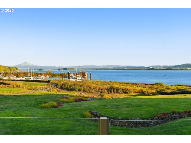 $1,549,000 | 5421 Southeast Scenic Lane, Unit 200, Vancouver, WA 98661