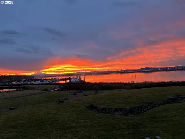 $1,549,000 | 5421 Southeast Scenic Lane, Unit 200, Vancouver, WA 98661