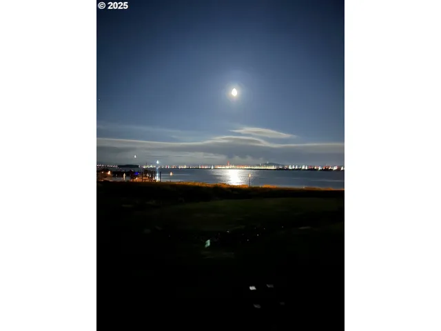 $1,549,000 | 5421 Southeast Scenic Lane, Unit 200, Vancouver, WA 98661