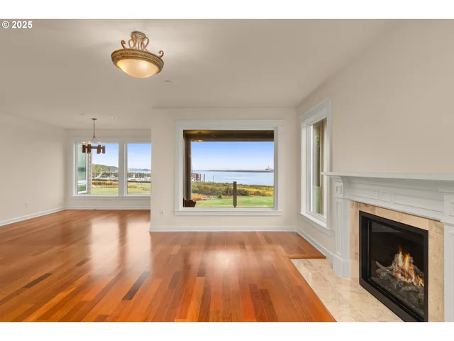 $1,549,000 | 5421 Southeast Scenic Lane, Unit 200, Vancouver, WA 98661