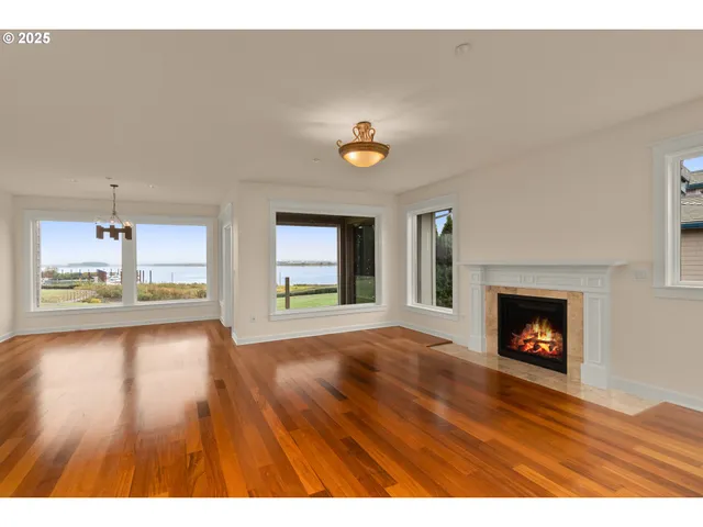 $1,549,000 | 5421 Southeast Scenic Lane, Unit 200, Vancouver, WA 98661