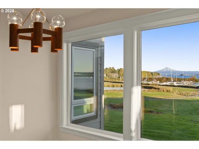 $1,549,000 | 5421 Southeast Scenic Lane, Unit 200, Vancouver, WA 98661