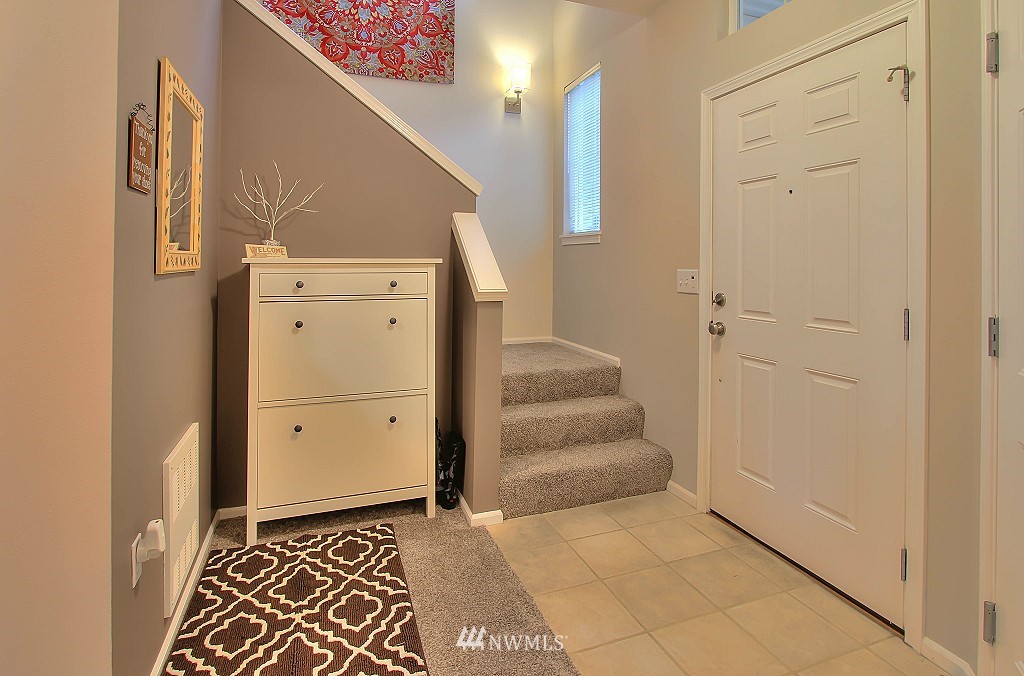 108 South 49th Street, Unit A Renton, WA 98055 - Photo 2 of 23