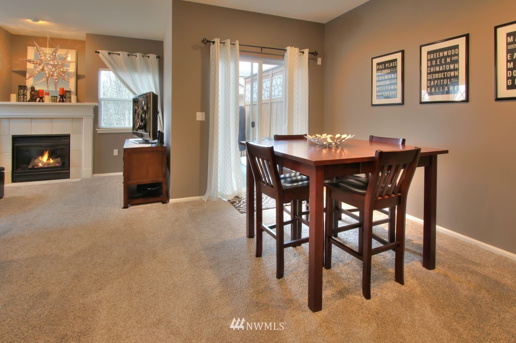 108 South 49th Street, Unit A Renton, WA 98055 - Photo 4 of 23