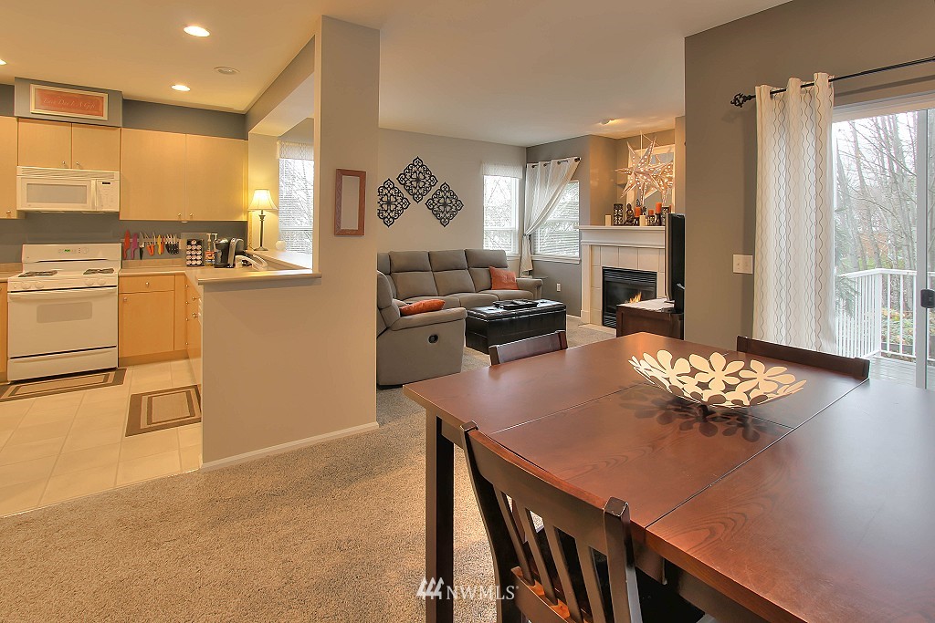 108 South 49th Street, Unit A Renton, WA 98055 - Photo 5 of 23