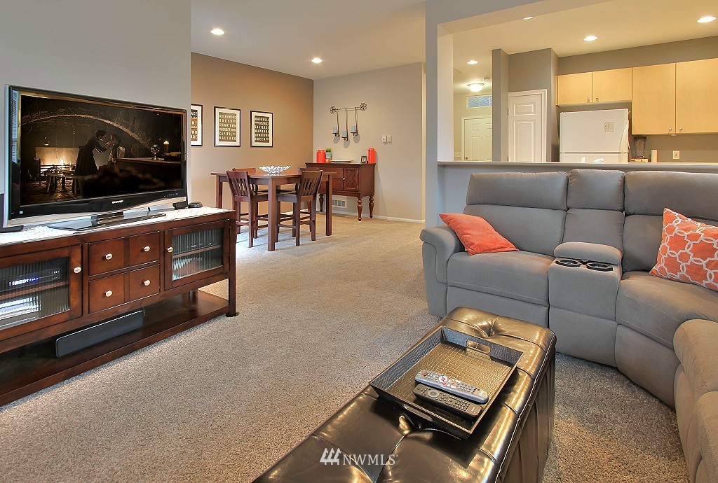 108 South 49th Street, Unit A Renton, WA 98055 - Photo 9 of 23