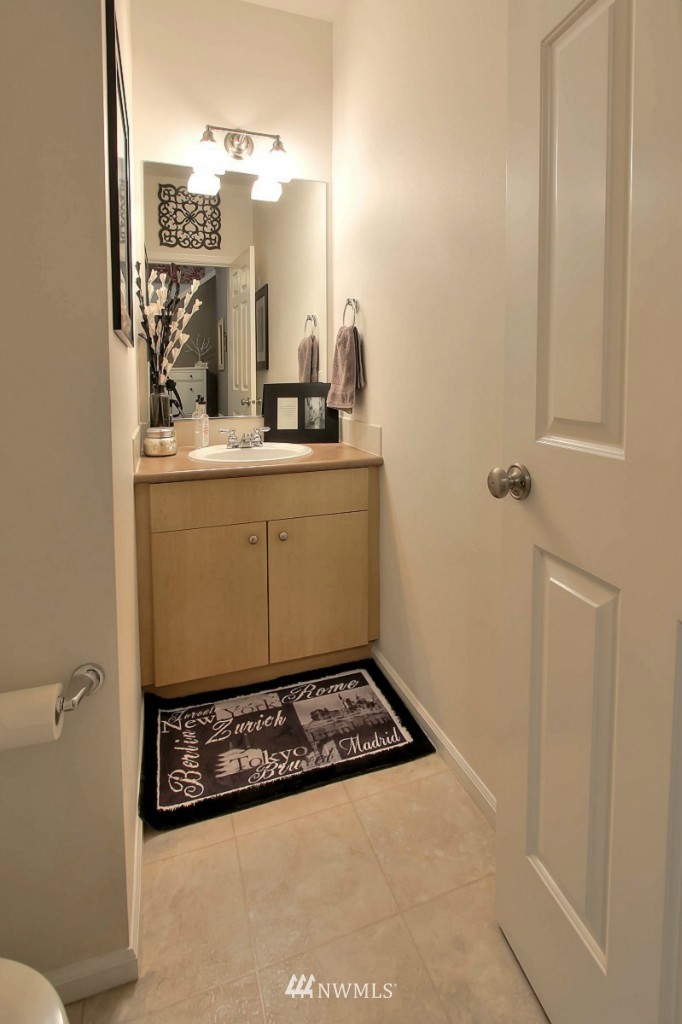 108 South 49th Street, Unit A Renton, WA 98055 - Photo 10 of 23