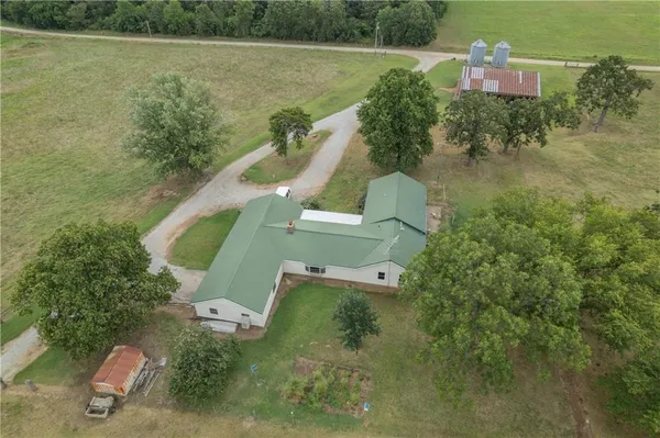 $929,000 | 376 Northwest 90th Road, Sheldon, MO 64784