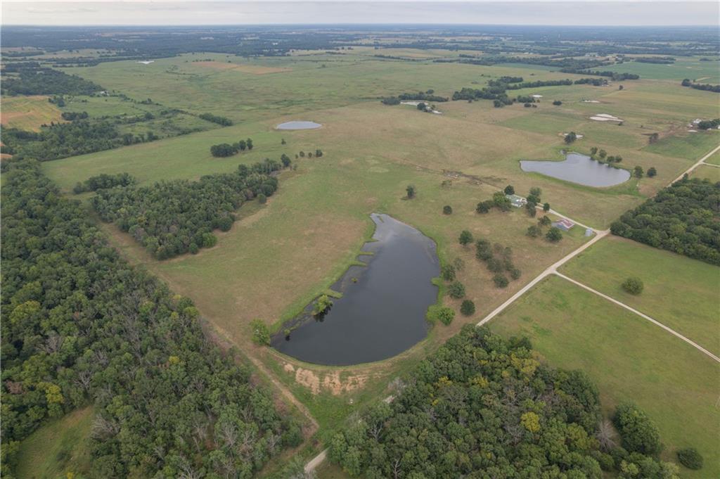 376 Northwest 90th Road Sheldon, MO 64784 - Photo 14 of 21