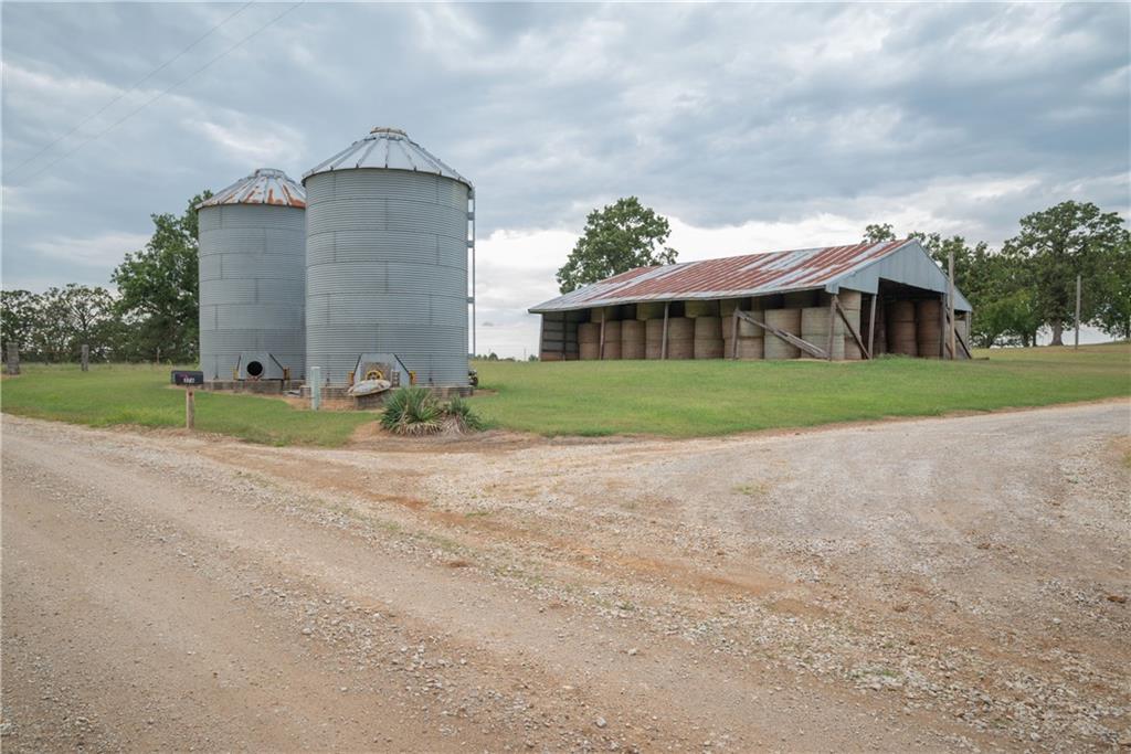 376 Northwest 90th Road Sheldon, MO 64784 - Photo 10 of 21