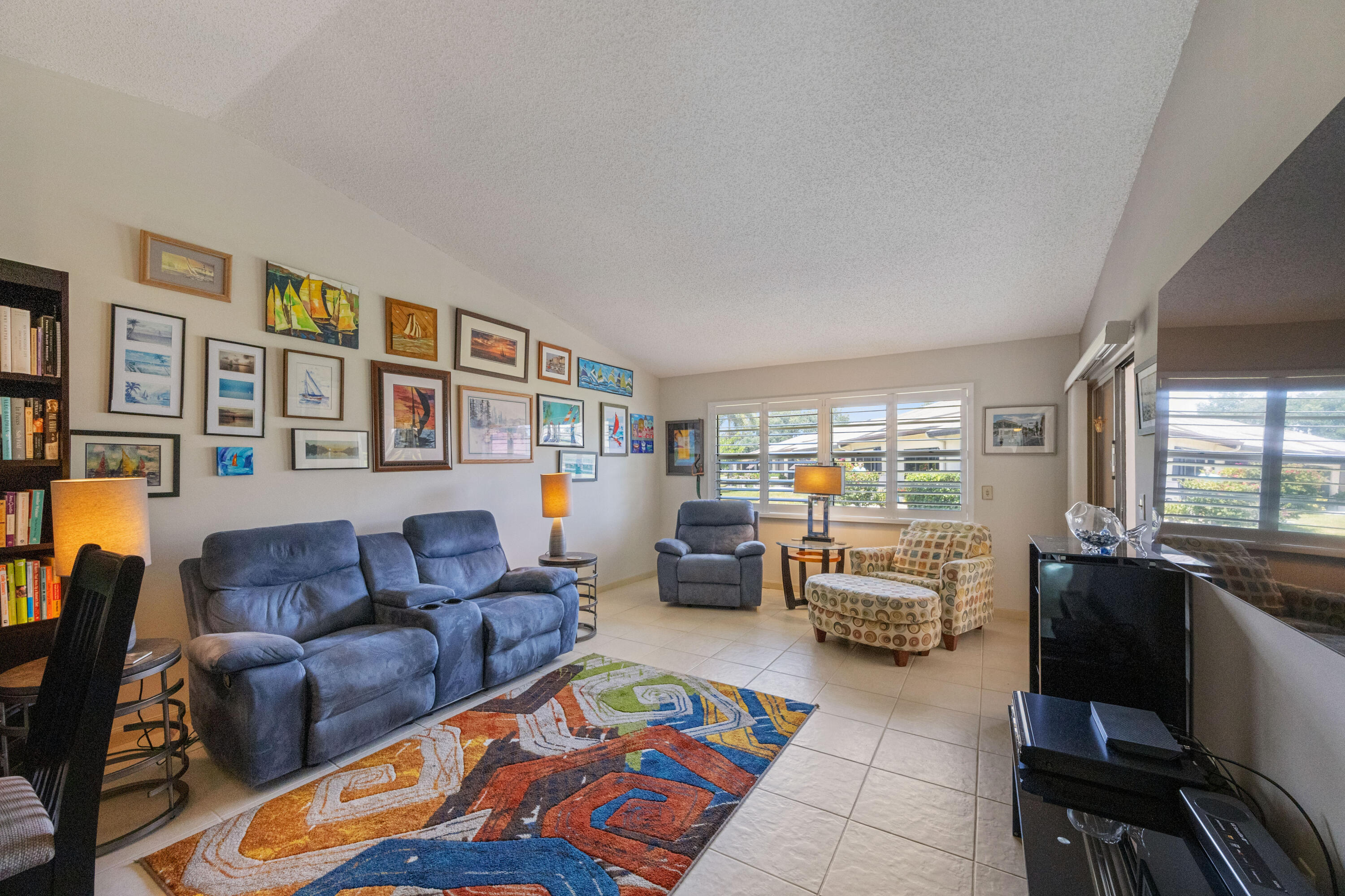 22 Ridge Pointe Drive, Unit C Boynton Beach, FL 33435 - Photo 8 of 25 Living Room