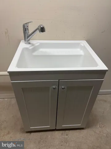 $2,500 | 8910 Pembrook Woods, Laurel, MD 20723