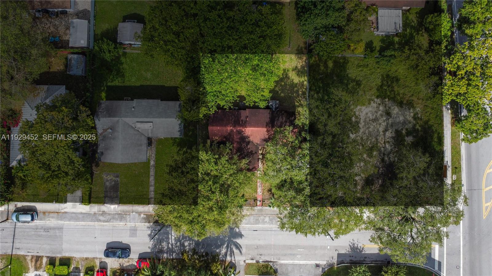 3715 Oak Avenue Miami, FL 33133 - Photo 26 of 26 an aerial view of a house with a yard