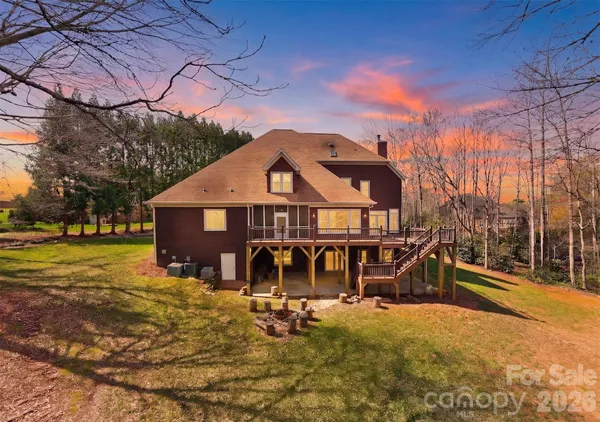 $960,000 | 3916 2nd St Drive Northwest, Hickory, NC 28601