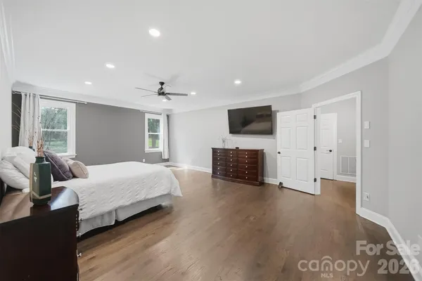 $960,000 | 3916 2nd St Drive Northwest, Hickory, NC 28601