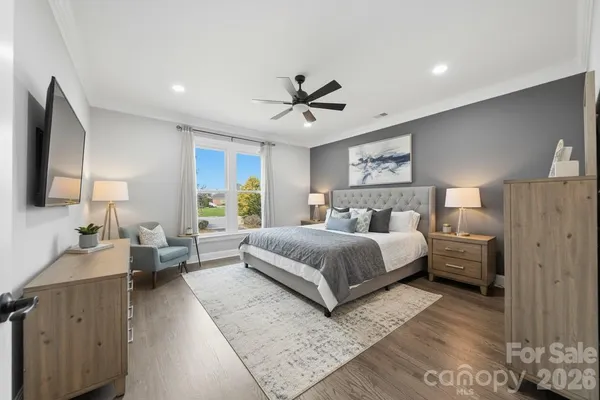 $960,000 | 3916 2nd St Drive Northwest, Hickory, NC 28601