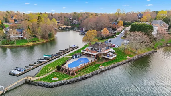 $960,000 | 3916 2nd St Drive Northwest, Hickory, NC 28601