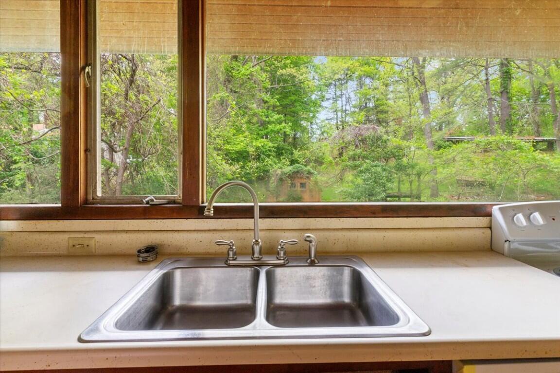 1817 English Forest Road Pulaski, VA 24301 - Photo 18 of 45 18-18