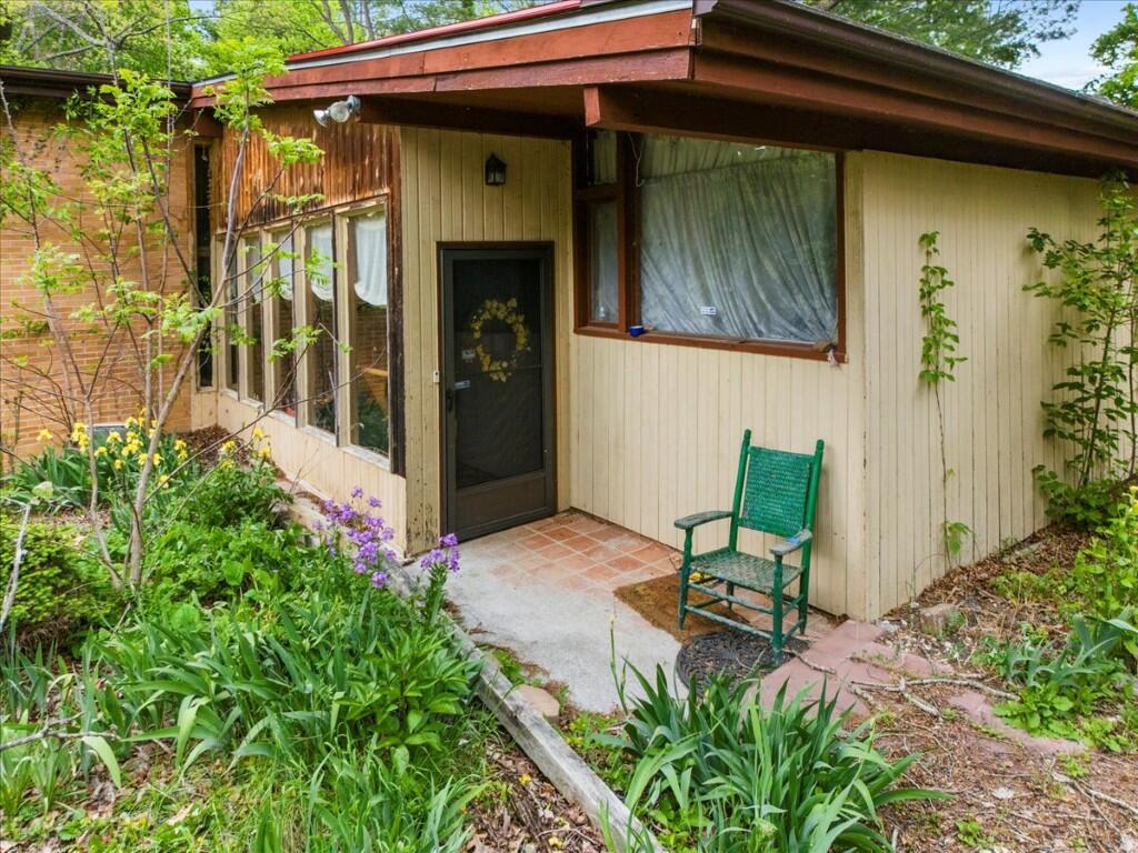 1817 English Forest Road Pulaski, VA 24301 - Photo 5 of 45 05-5