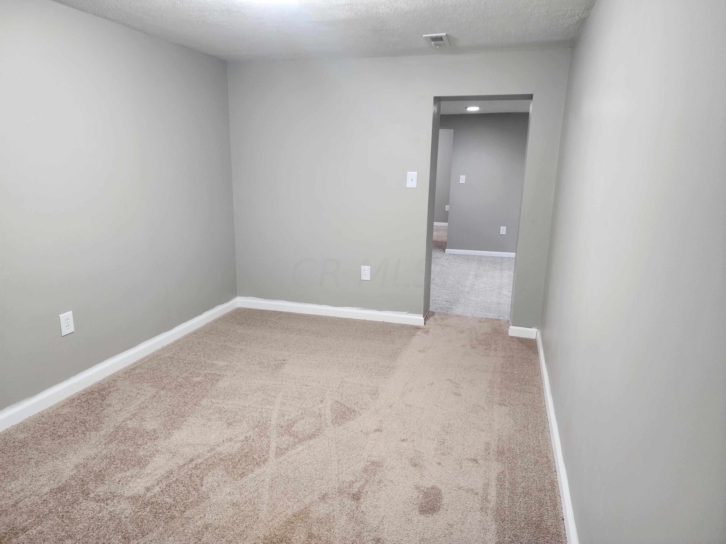 257 London Road Delaware, OH 43015 - Photo 18 of 26 Den/Bonus Room