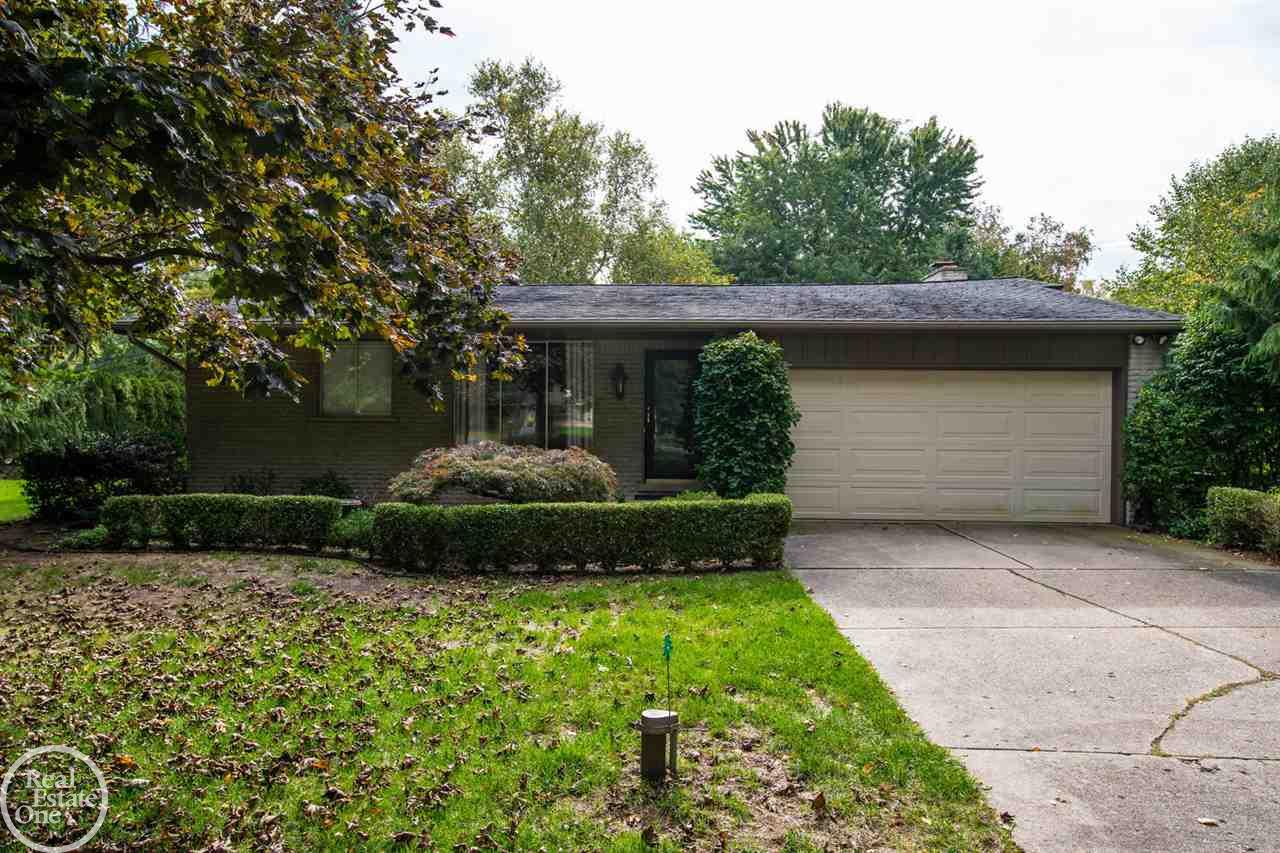 5517 Commerce Road West Bloomfield, MI 48324 - Photo 1 of 33 31363233.JPG