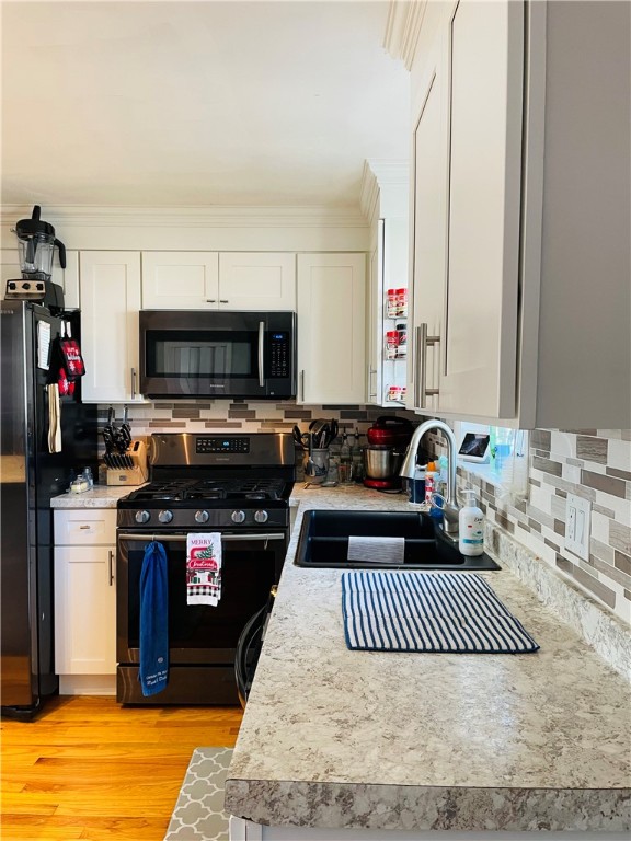 219 Smith Street Warwick, RI 02886 - Photo 15 of 32