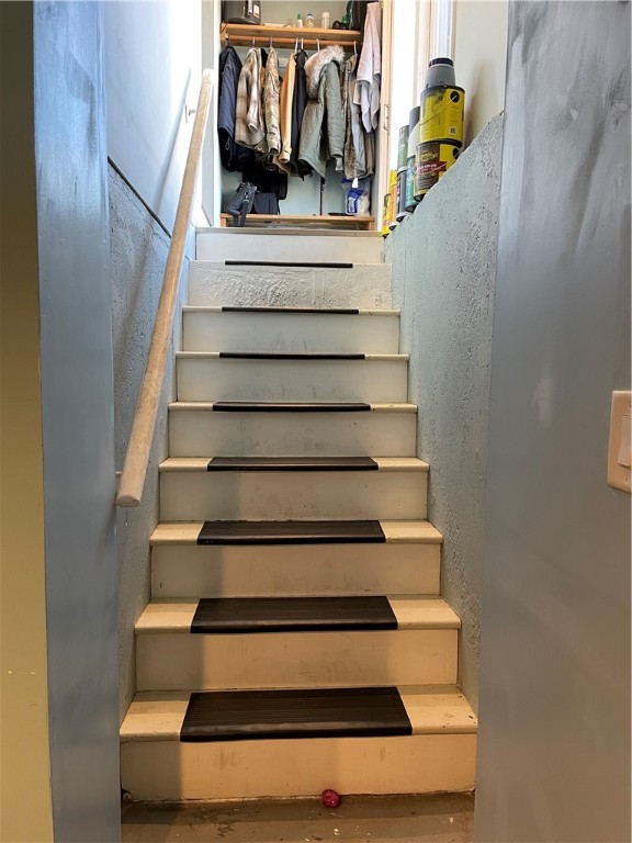 219 Smith Street Warwick, RI 02886 - Photo 25 of 32