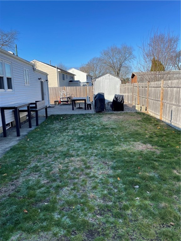 219 Smith Street Warwick, RI 02886 - Photo 4 of 32