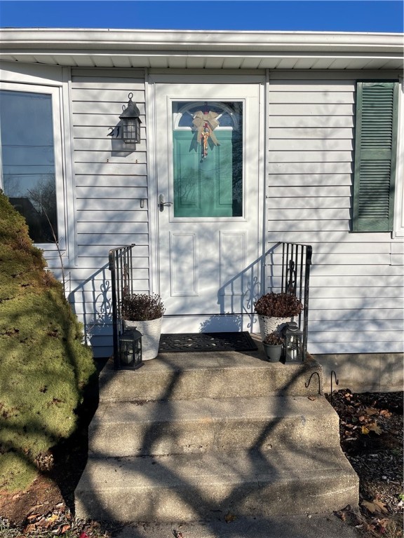 219 Smith Street Warwick, RI 02886 - Photo 7 of 32