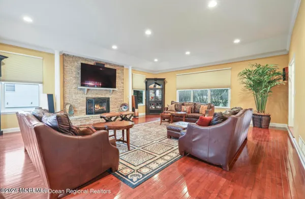 $8,000 | 29 Northwoods Road, Asbury Park, NJ 07712