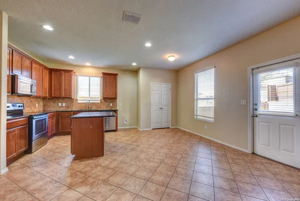 $2,325 | 815 Cactus Star, San Antonio, TX 78260
