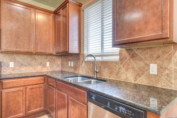 $2,325 | 815 Cactus Star, San Antonio, TX 78260