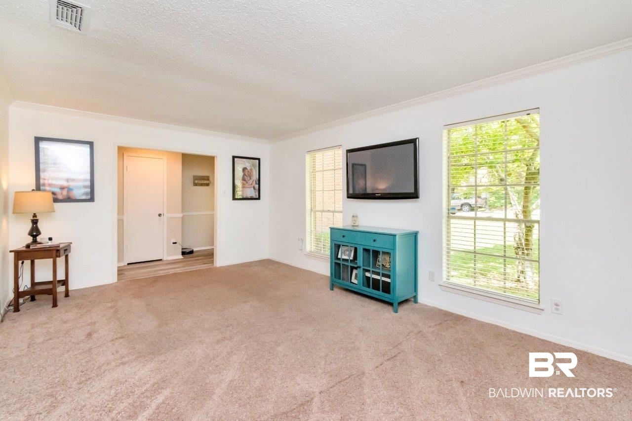 4707 Firestone Drive South Mobile, AL 36609 - Photo 2 of 28