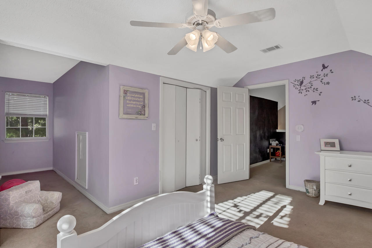 1830 Huntington Road Niceville, FL 32578 - Photo 31 of 35 a view of livingroom with furniture