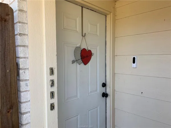 $1,200 | 1316 Airline Drive, College Station, TX 77845