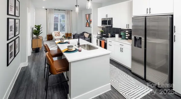 $2,472 | 1015 North Alexander Street, Unit B5, Charlotte, NC 28206