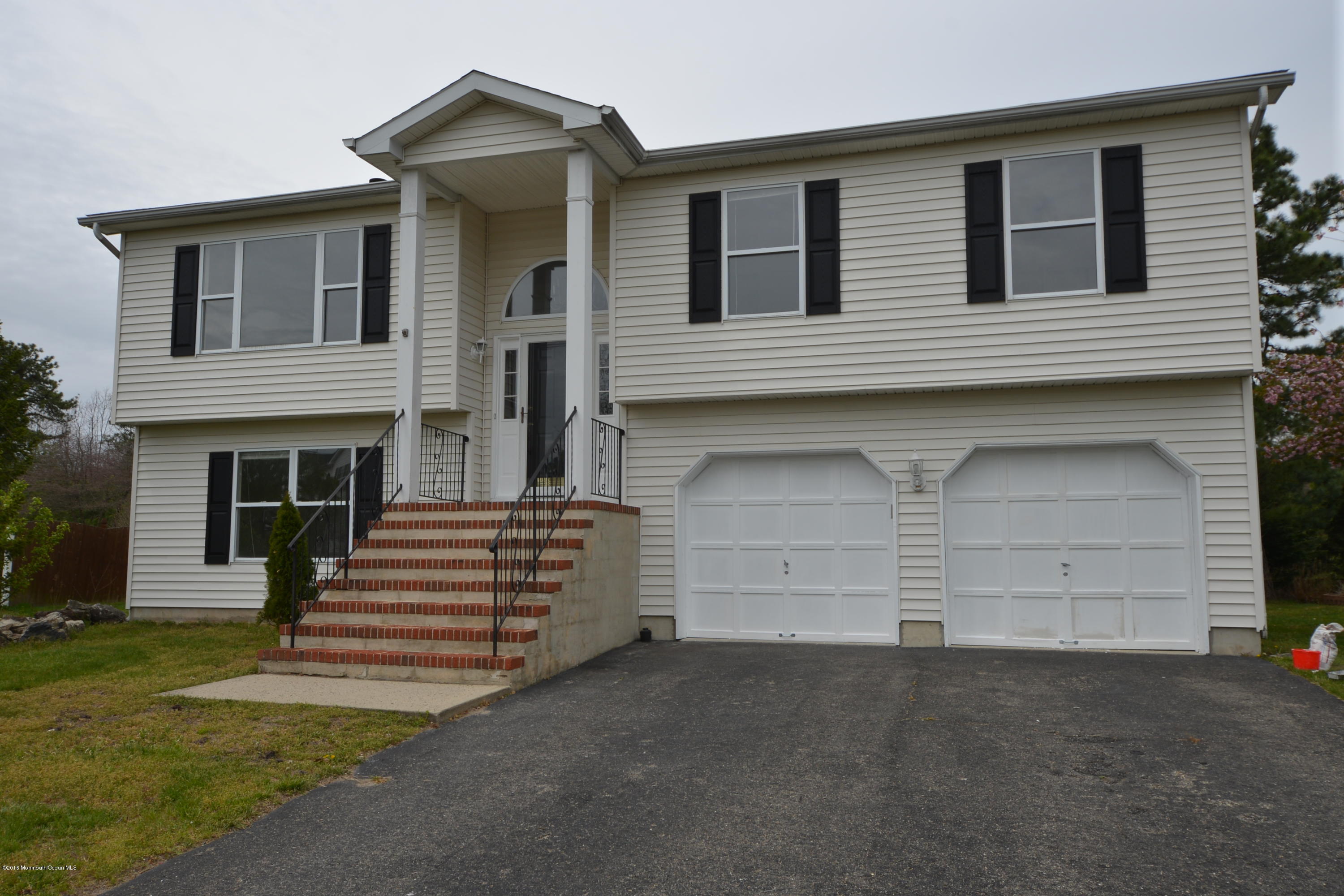 28 Netty Street Howell, NJ 07731 - Photo 2 of 13 Woodland - Netty 060