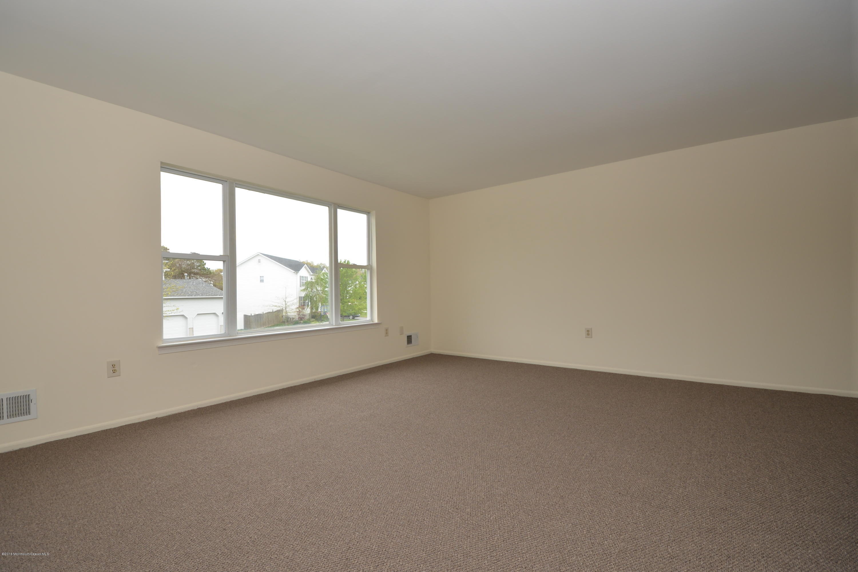 28 Netty Street Howell, NJ 07731 - Photo 3 of 13 Woodland - Netty 038