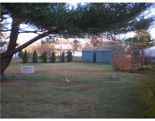 9 Elizabeth Road Barrington, RI 02806 - Photo 13 of 16 Yard/Garden.