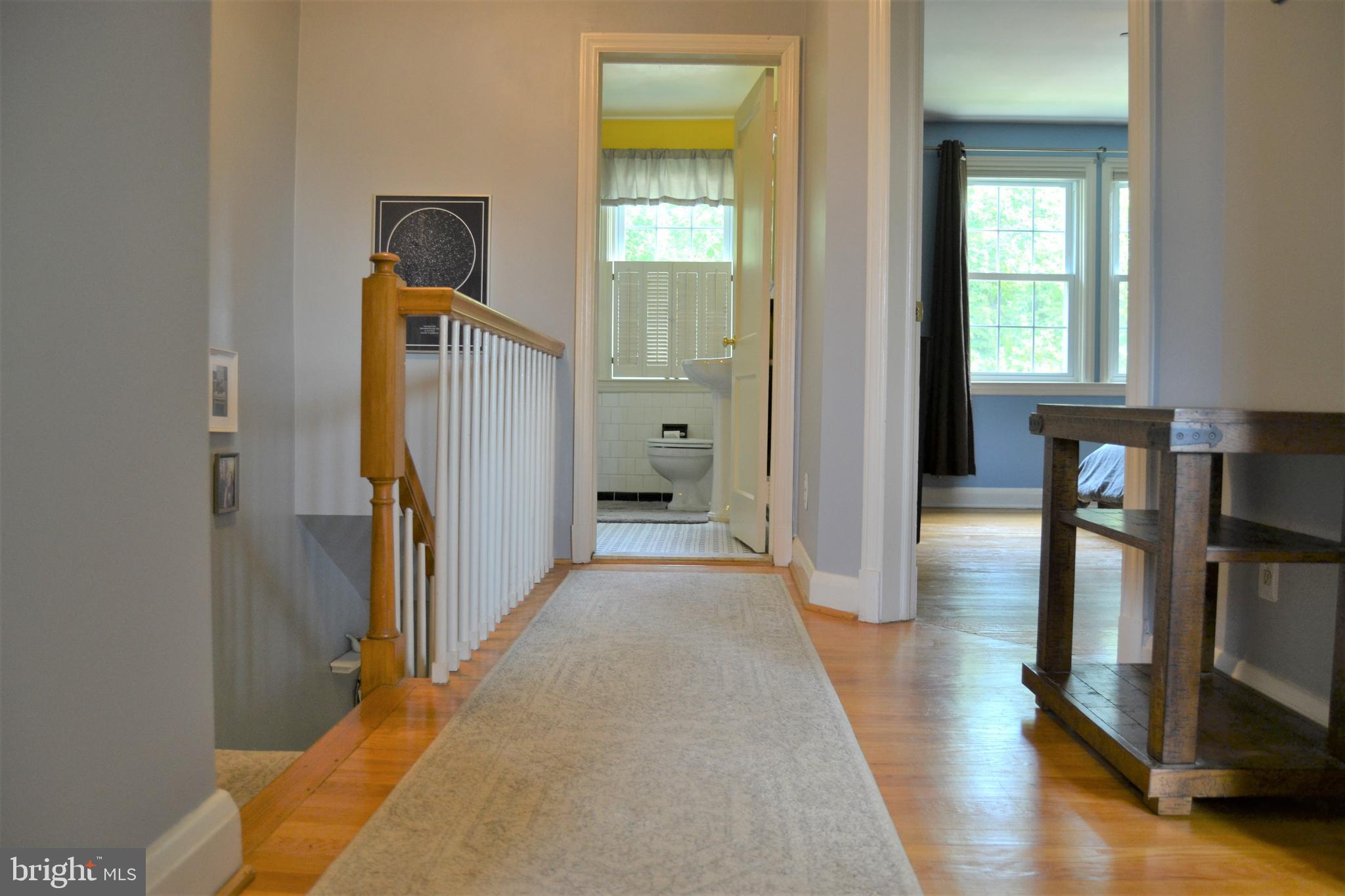 6133 Northdale Road Baltimore, MD 21228 - Photo 24 of 38 Large landing